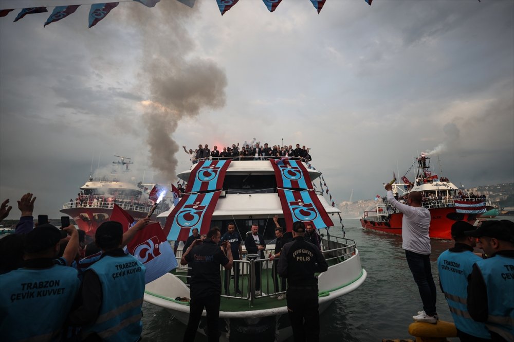 Trabzonspor, şampiyonluğunu kutluyor