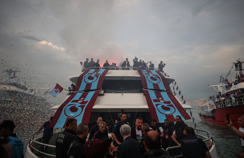Trabzonspor, şampiyonluğunu kutluyor