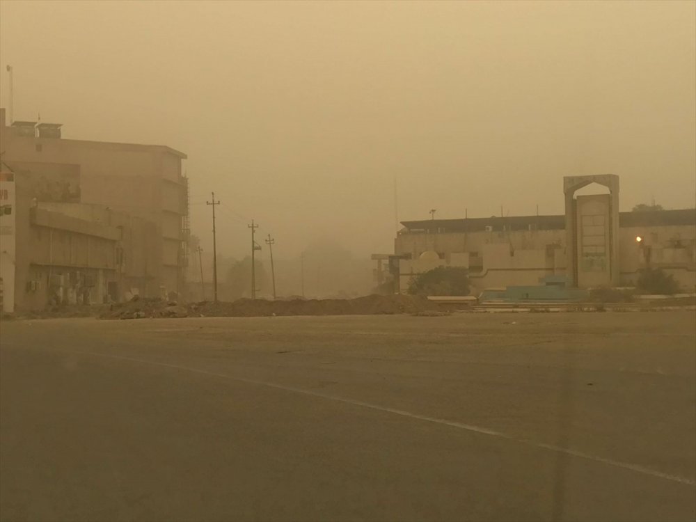 Irak Sağlık Bakanlığı: Kum fırtınası nedeniyle 4 bin kişi hastanelere kaldırıldı