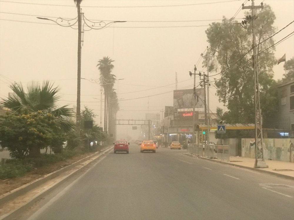 Irak Sağlık Bakanlığı: Kum fırtınası nedeniyle 4 bin kişi hastanelere kaldırıldı