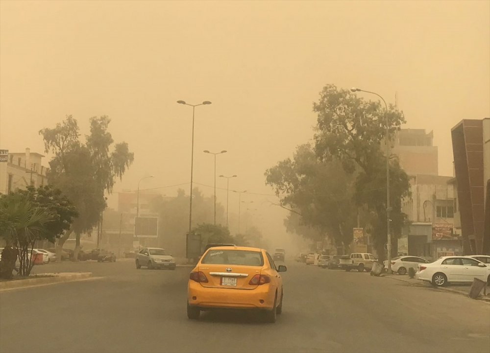 Irak Sağlık Bakanlığı: Kum fırtınası nedeniyle 4 bin kişi hastanelere kaldırıldı