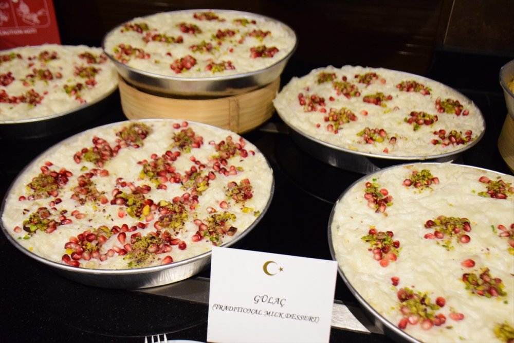 Arnavutluk'ta "Geleneksel Türk tatlıları ve çayı" etkinliği