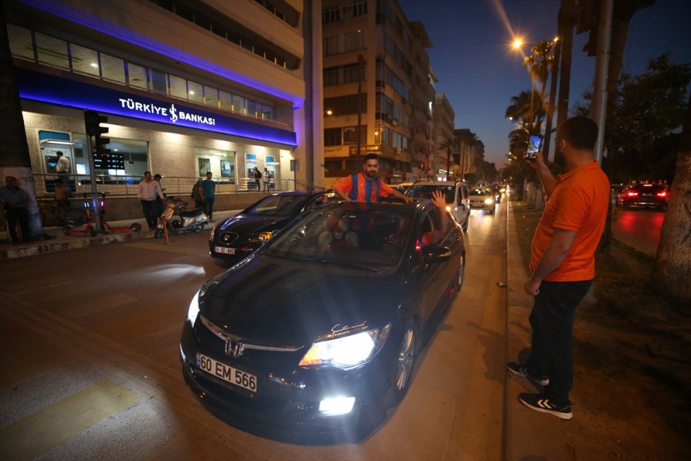 İskenderunspor'un TFF 2. Lig'e yükselmesi kentte coşkuyla kutlanıyor