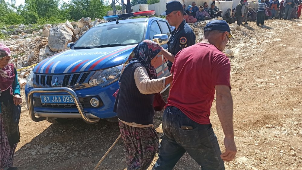 Düzce'de tarım aracı devrildi, 1 kişi öldü, 1 kişi yaralandı
