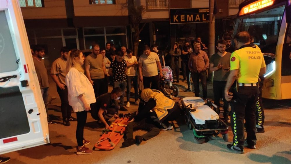 Halk otobüsü ile engelli motosikletinin çarpıştığı kazada 1 kişi ağır yaralandı