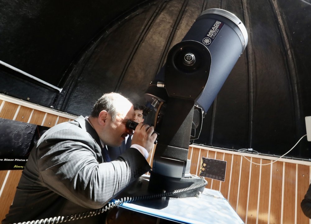 Sanayi ve Teknoloji Bakanı Varank, Aksaray'da Astronomi Kütüphanesi'nin açılışını yaptı: