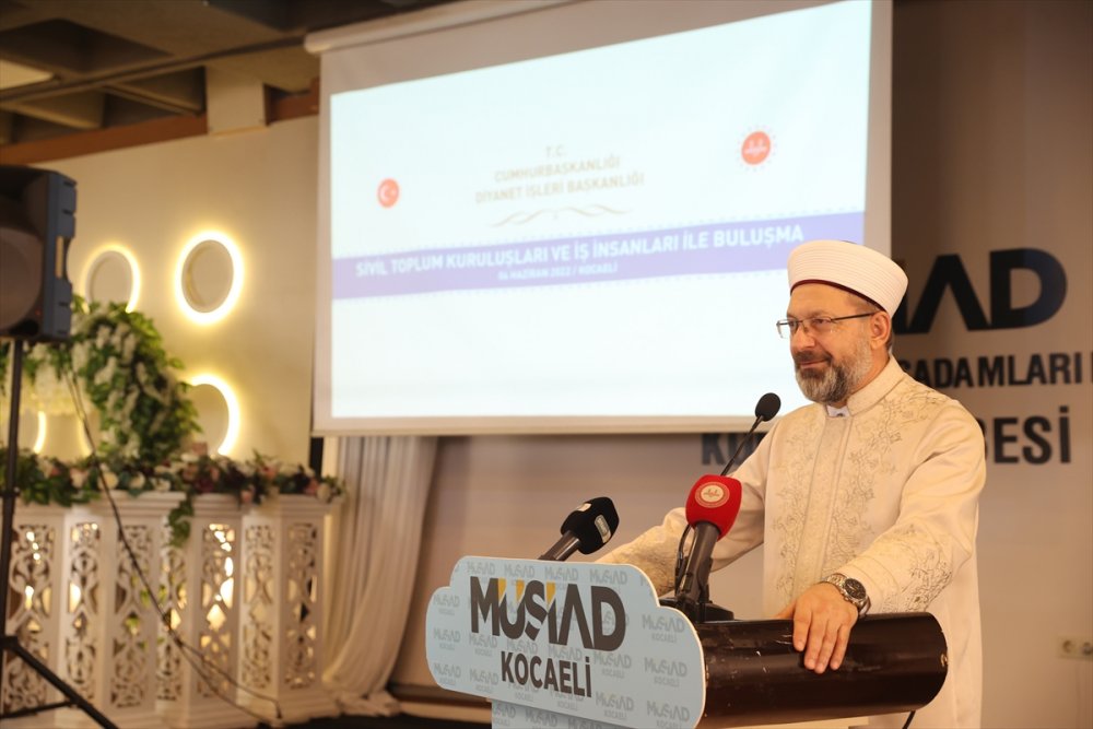 Diyanet İşleri Başkanı Erbaş, Kocaeli'de STK temsilcileri ve iş insanlarıyla bir araya geldi: