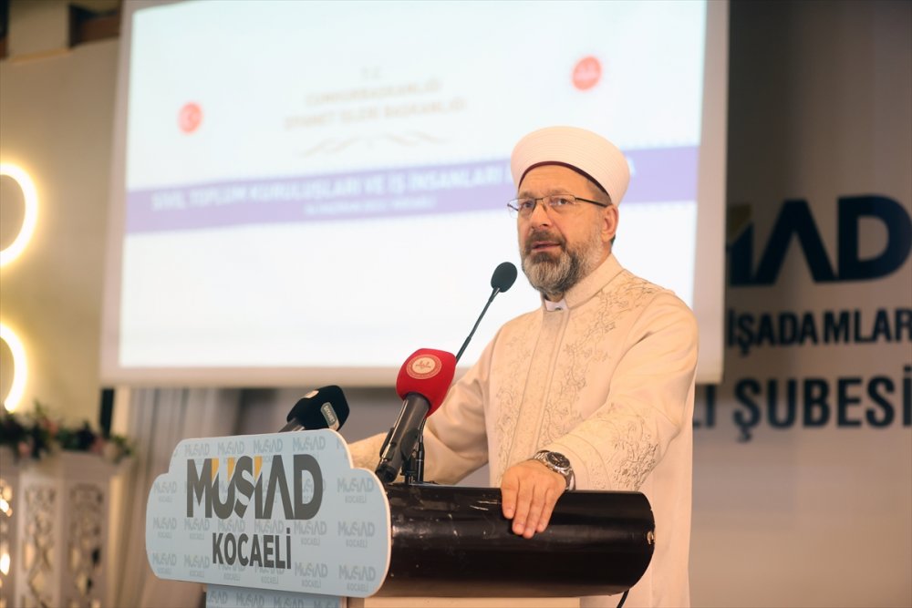 Diyanet İşleri Başkanı Erbaş, Kocaeli'de STK temsilcileri ve iş insanlarıyla bir araya geldi: