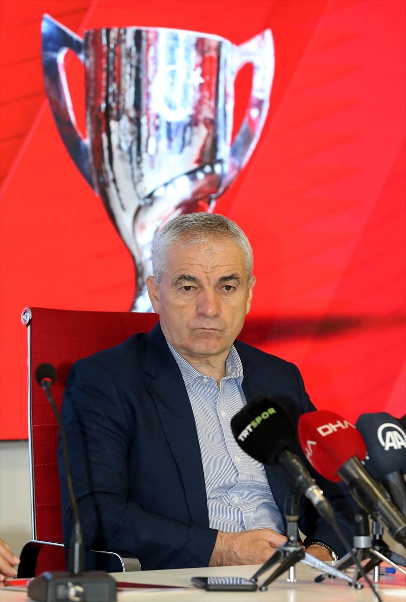 Sivasspor, Rıza Çalımbay ile DEVAM dedi