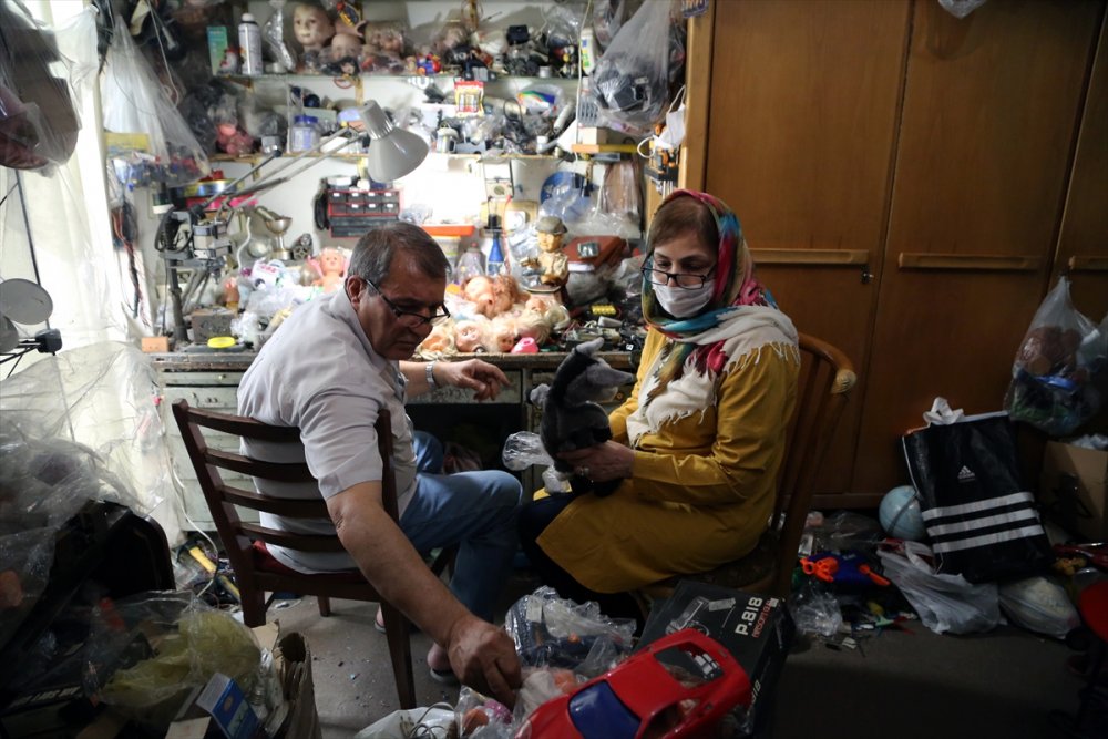 50 yıldır oyuncak tamiri yapıyor