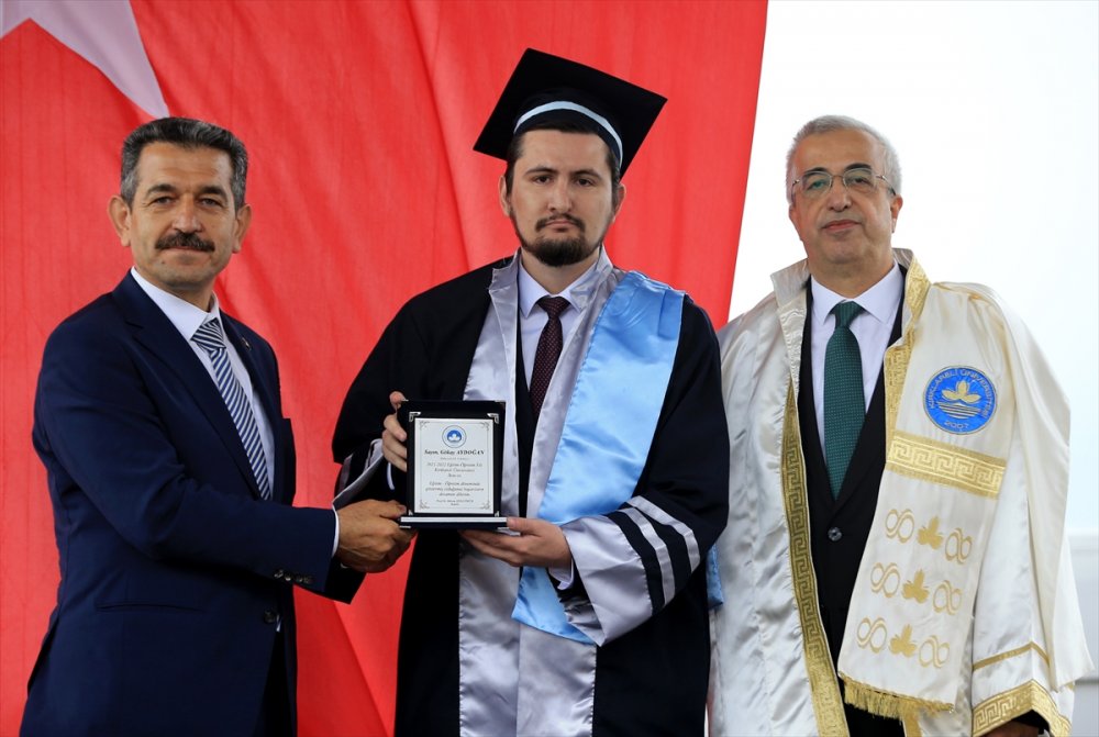 Kırklareli Üniversitesinde 4 bin 772 öğrenci mezuniyet heyecanı yaşadı