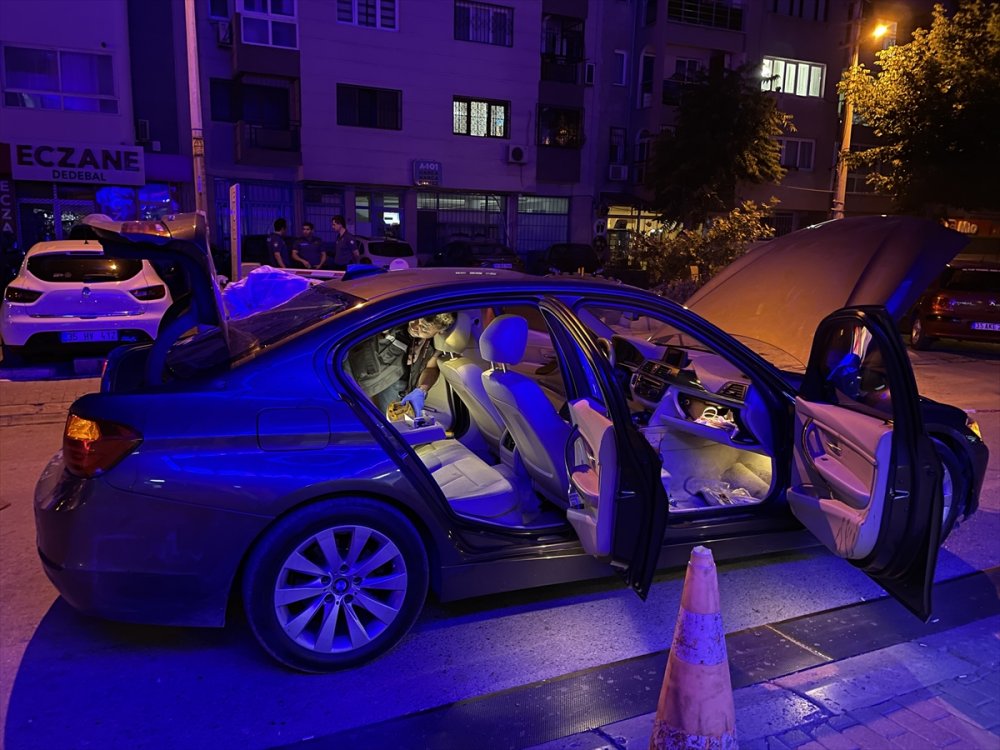 İzmir'de polis ekibine silahlı saldırıda 1'i polis 2 kişi yaralandı