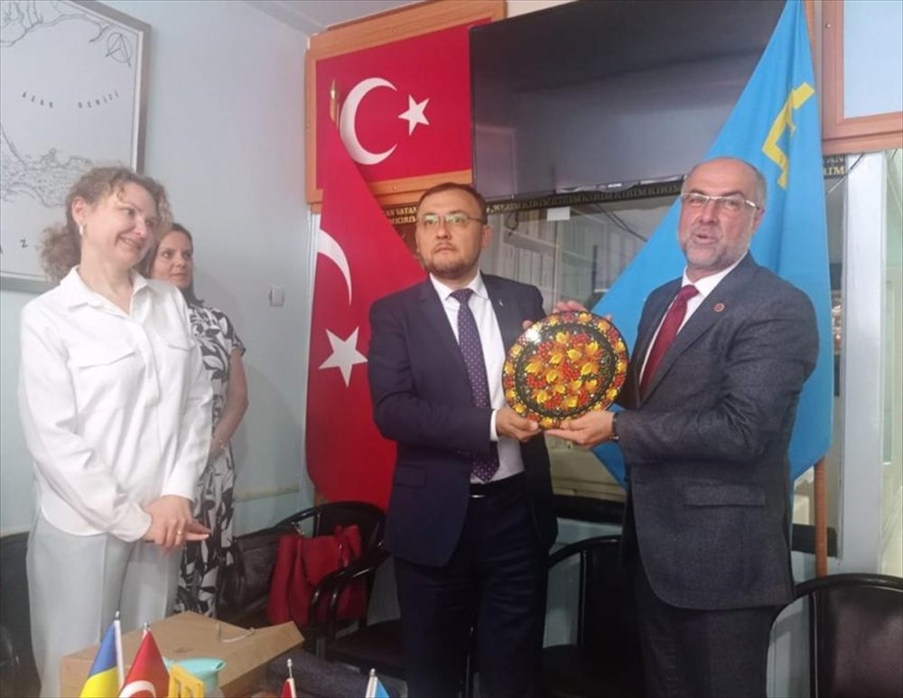 Ukrayna'nın Ankara Büyükelçisi Vasyl Bodnar, Konya'da Kırım Türkleri Derneğini ziyaret etti