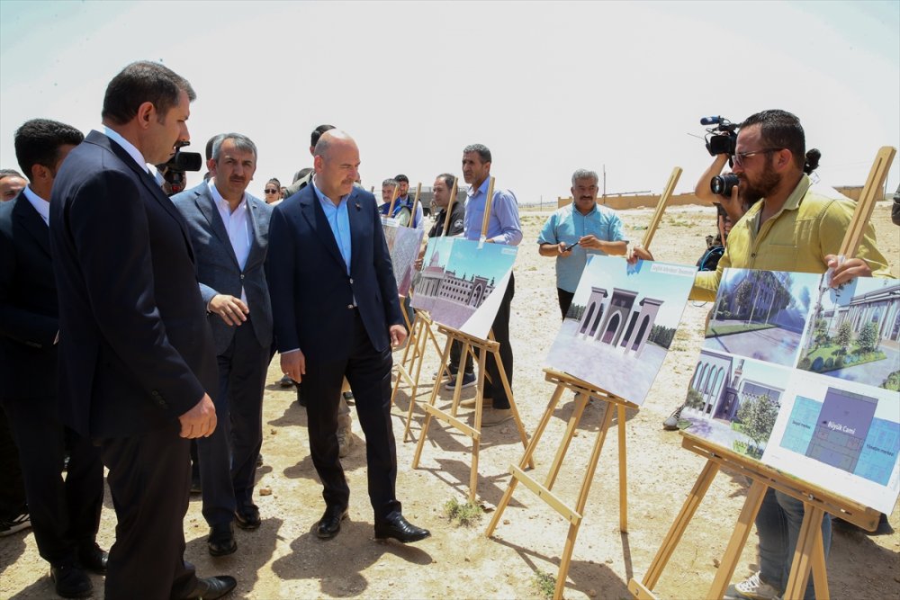 İçişleri Bakanı Soylu, Tel Abyad'da AFAD konut proje alanı incelemesinde konuştu: