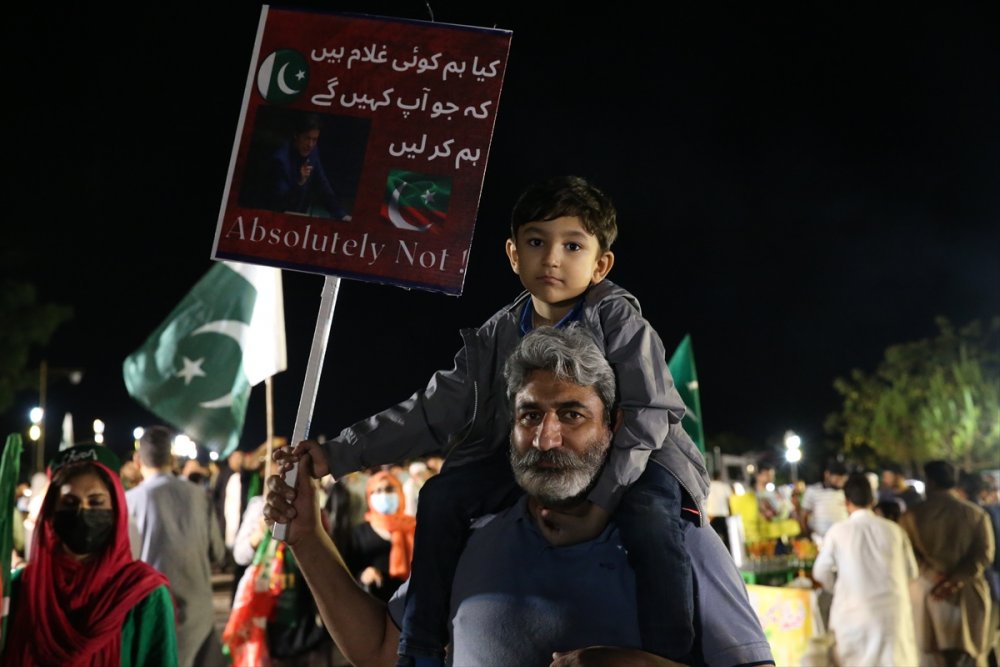 Eski Pakistan Başbakanı Han'dan enflasyon protestosu