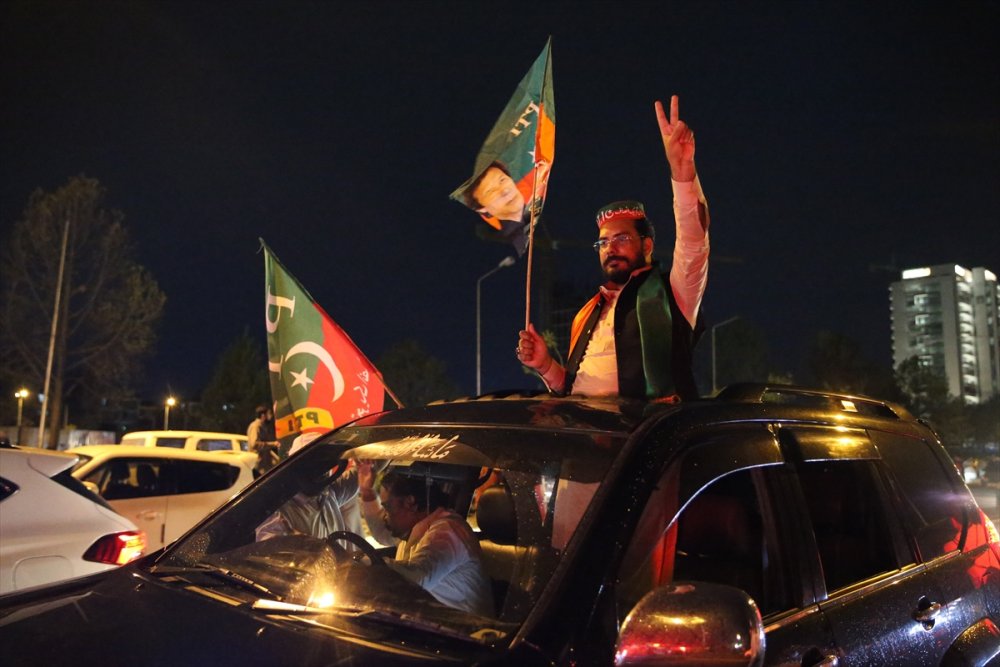 Eski Pakistan Başbakanı Han'dan enflasyon protestosu