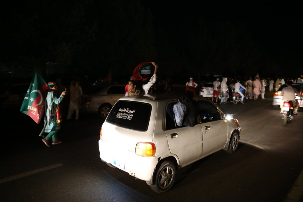 Eski Pakistan Başbakanı Han'dan enflasyon protestosu