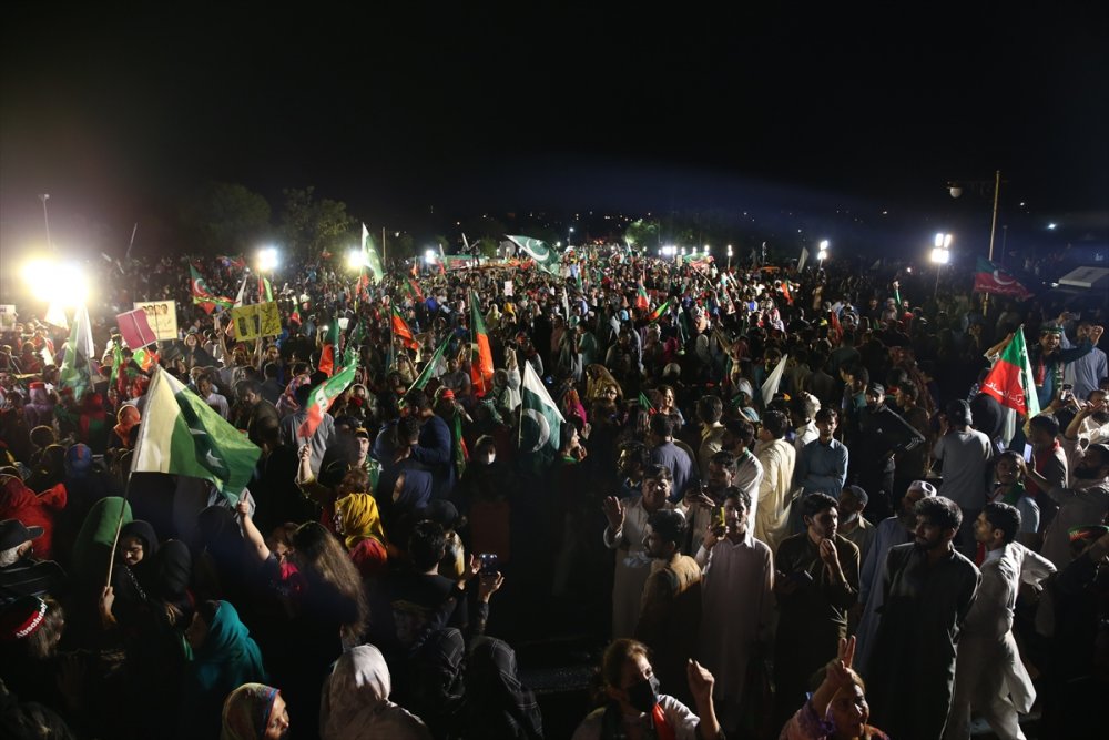 Eski Pakistan Başbakanı Han'dan enflasyon protestosu