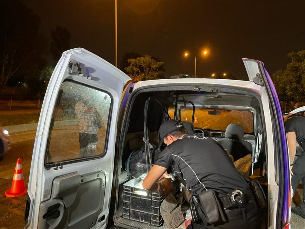 Adana'da "güven ve huzur" uygulamasında 55 kişi gözaltına alındı