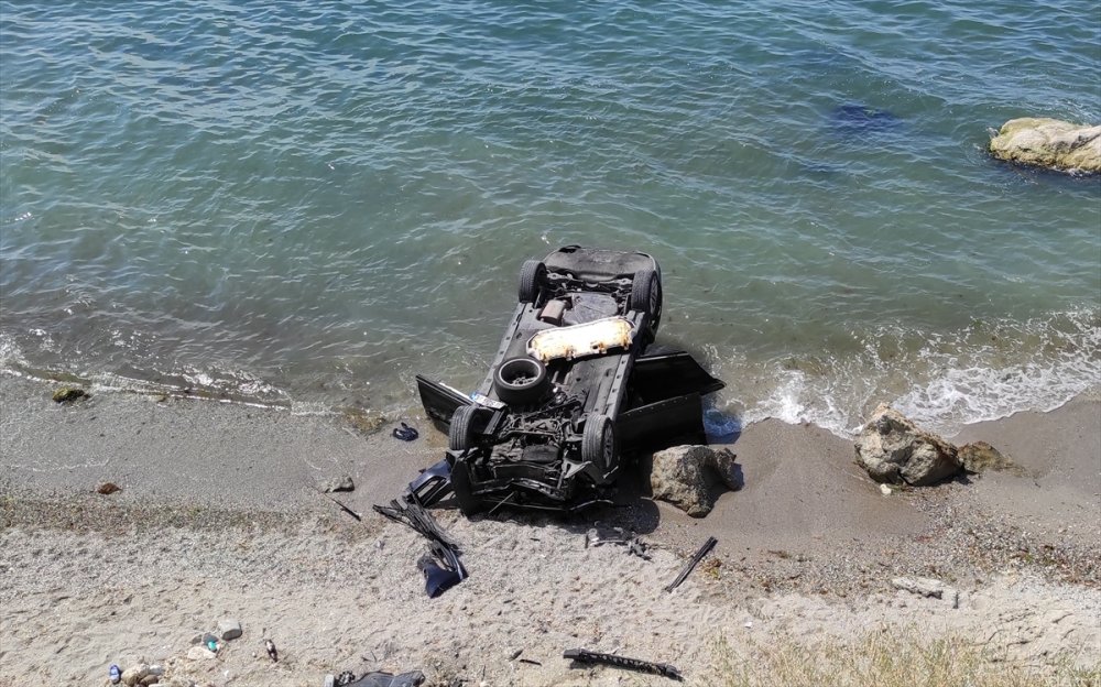 Beylikdüzü'nde bir kişi haciz gelen otomobilini uçurumdan attı