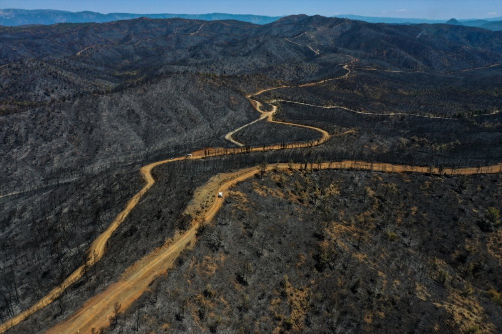 Marmaris'te yanan alanlar havadan görüntülendi