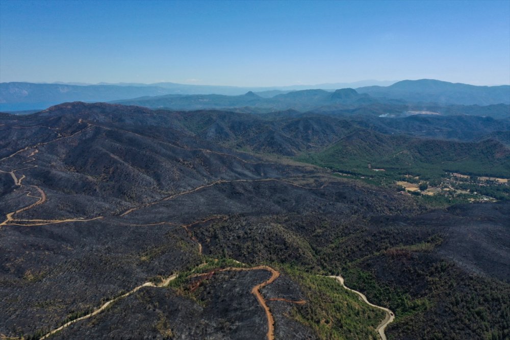 Marmaris'te yanan alanlar havadan görüntülendi