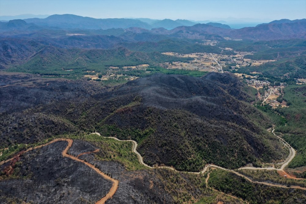 Marmaris'te yanan alanlar havadan görüntülendi