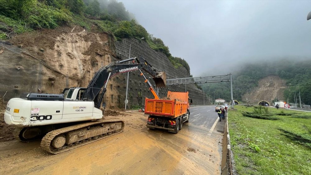 Bolu'da sağanak nedeniyle 2 köprü yıkıldı, bazı evleri su bastı