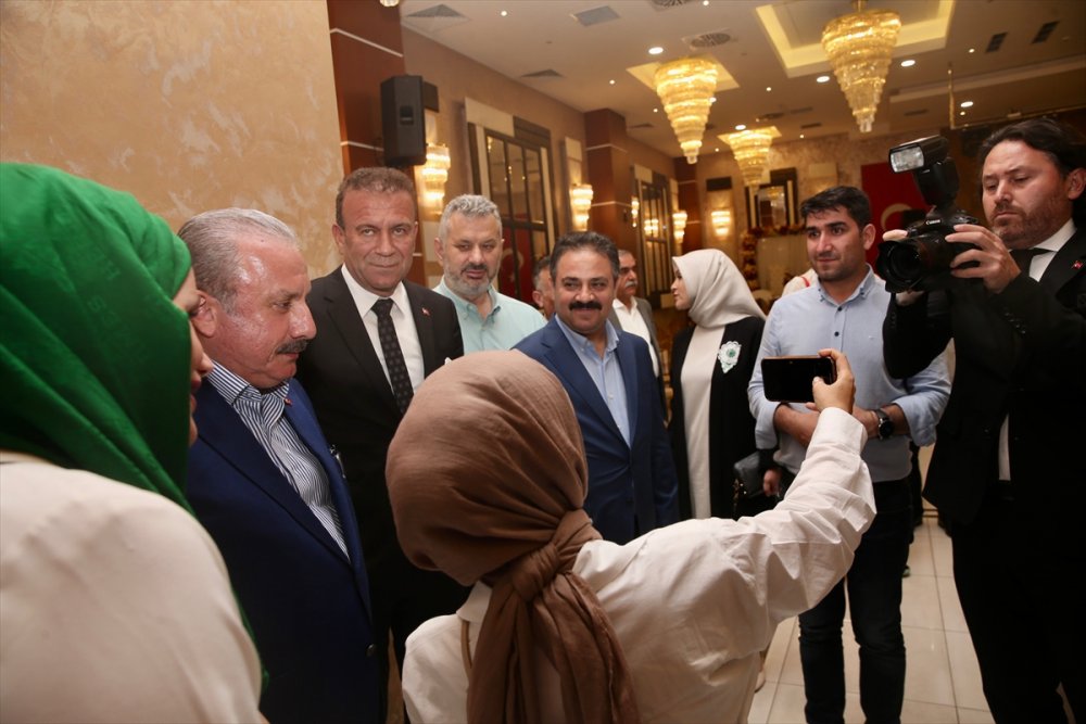 TBMM Başkanı Şentop, Bayrampaşa'daki Srebrenitsa Boşnak Soykırımı Anıtı'nı ziyaret etti: