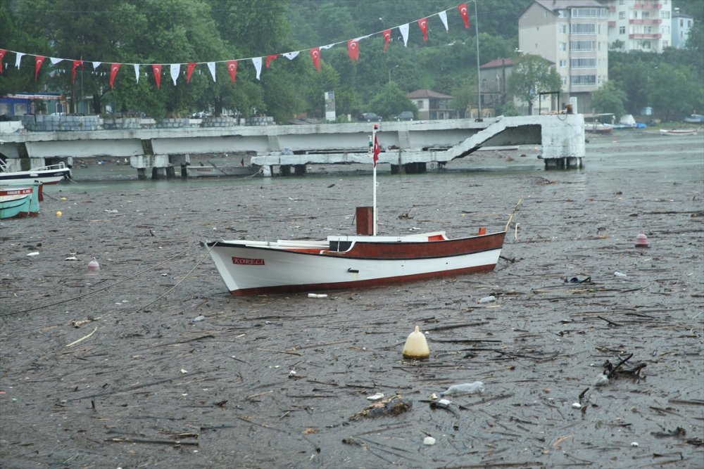 Ordu'da şiddetli yağış nedeniyle heyelan riski bulunan evdekiler tahliye edildi