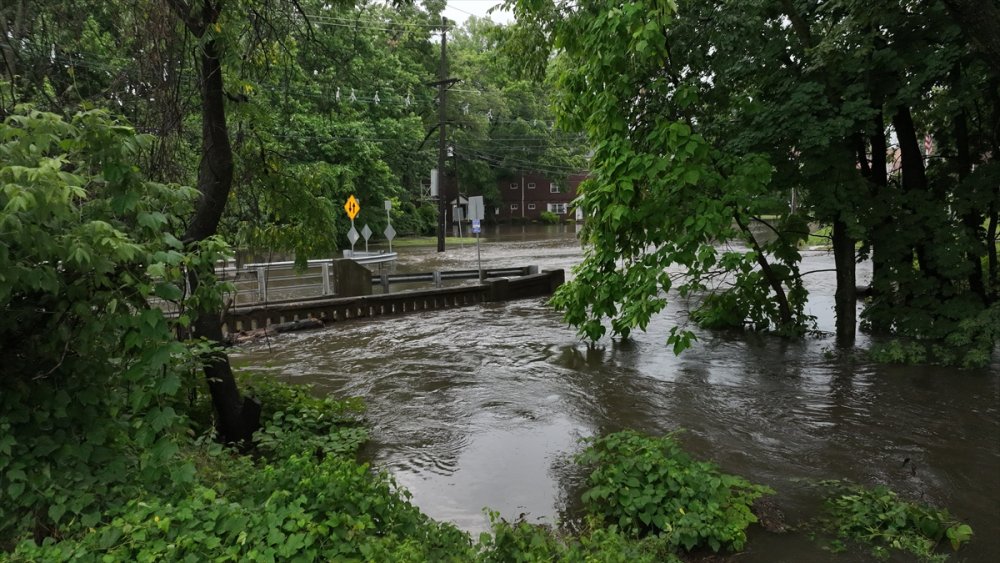 New York ve New Jersey eyaletlerinde su baskınları meydana geldi