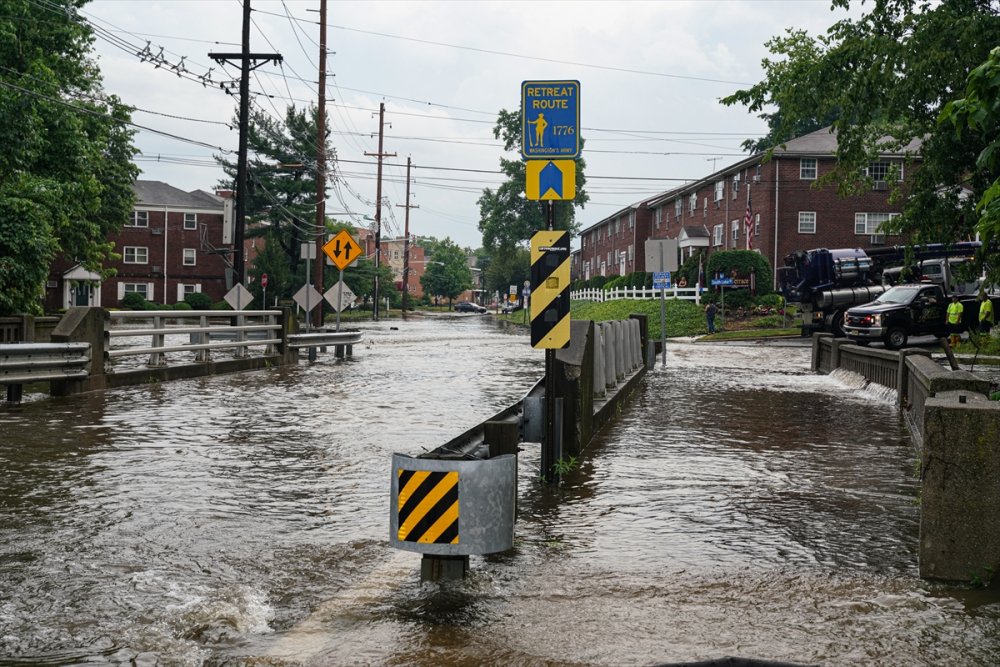 New York ve New Jersey eyaletlerinde su baskınları meydana geldi