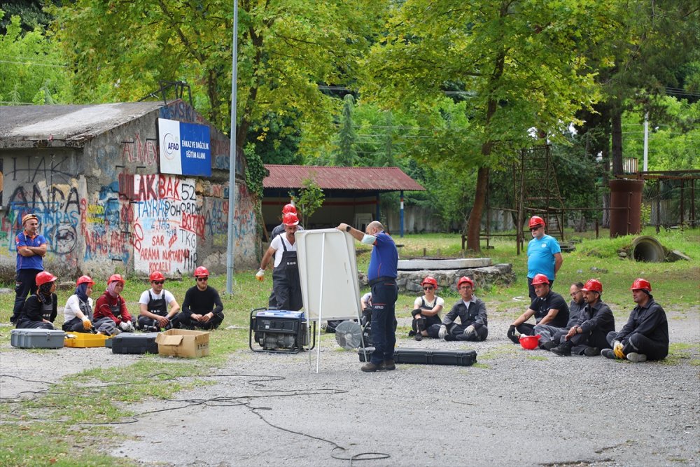 Sakarya'da kurulan arama kurtarma ekibi "SABAK" olası afetlerde görev alacak