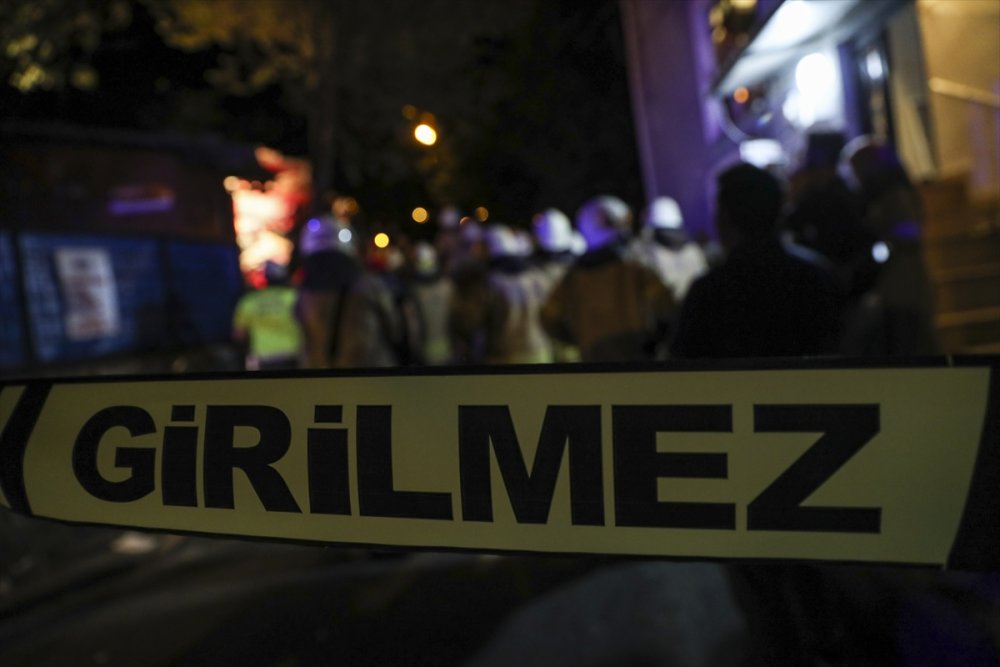 Sarıyer’de kamyon gecekondunun üzerine düştü, 4 kişi yaralandı