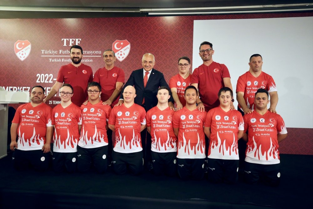 MHK Başkanı Çelik, Bolu'da MHK Yaz Semineri'nde konuştu: