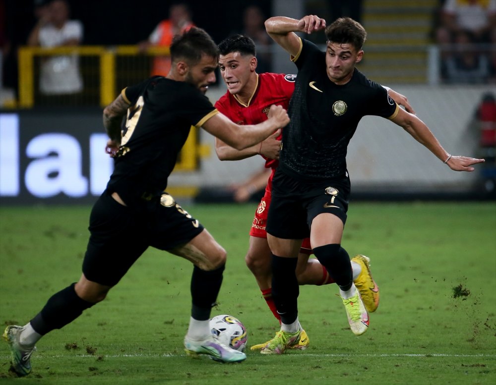 İzmir’de gol sesi çıkmadı 0-0