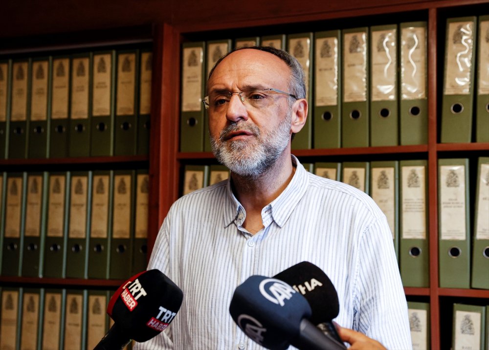 Ömer Tuğrul İnançer'in naaşı Nureddin Cerrahi Tekkesi'ne getirildi