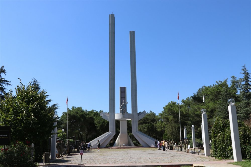 Edirne'de "yerli ve milli silahlar" sergilendi