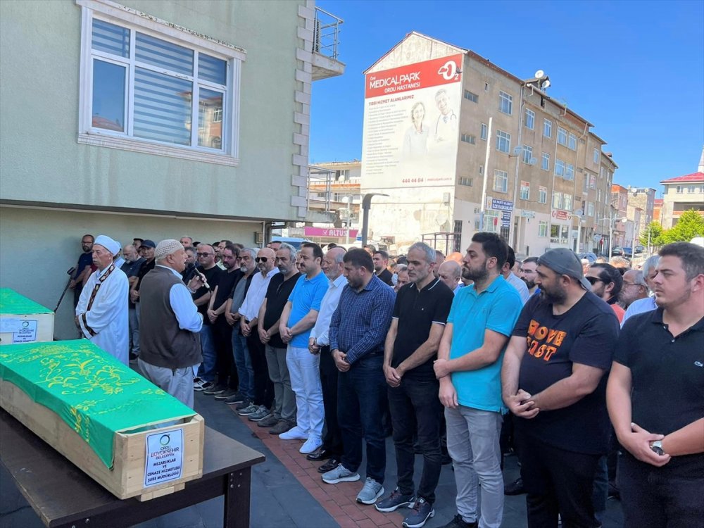 Ordu'da iki kardeş aynı gün bir saat arayla vefat etti