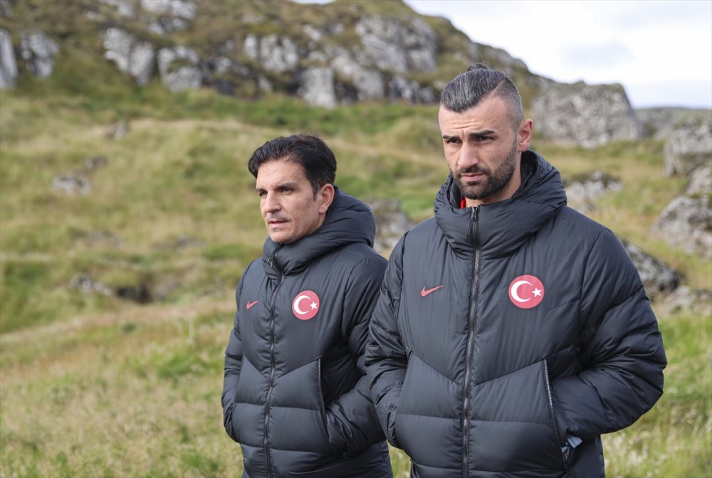 A Milli Futbol Takımı, Faroe Adaları'nda yarınki maç öncesi yürüyüş yaptı