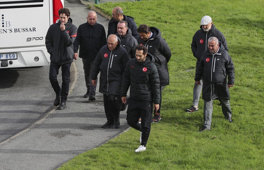 A Milli Futbol Takımı, Faroe Adaları'nda yarınki maç öncesi yürüyüş yaptı
