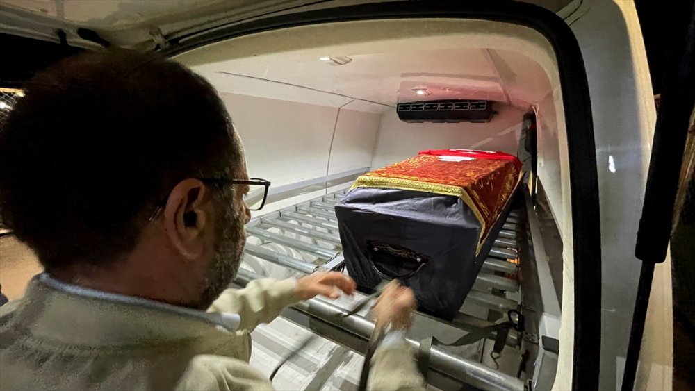 Solingen faciasında 5 yakınını kaybeden Mevlüde Genç'in cenazesi Samsun'a getirildi