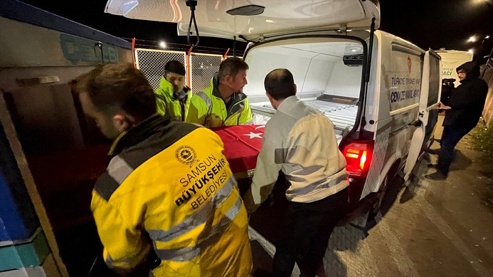 Solingen faciasında 5 yakınını kaybeden Mevlüde Genç'in cenazesi Samsun'a getirildi