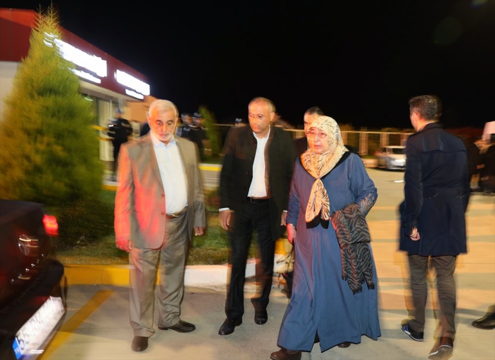 Solingen faciasında 5 yakınını kaybeden Mevlüde Genç'in cenazesi Samsun'a getirildi