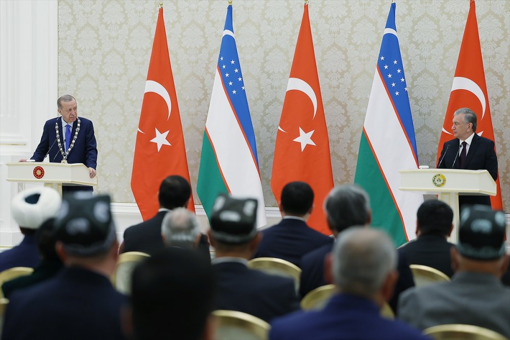 Cumhurbaşkanı Erdoğan'a Özbekistan'da Yüksek Düzeyli İmam Buhari Nişanı takdim edildi