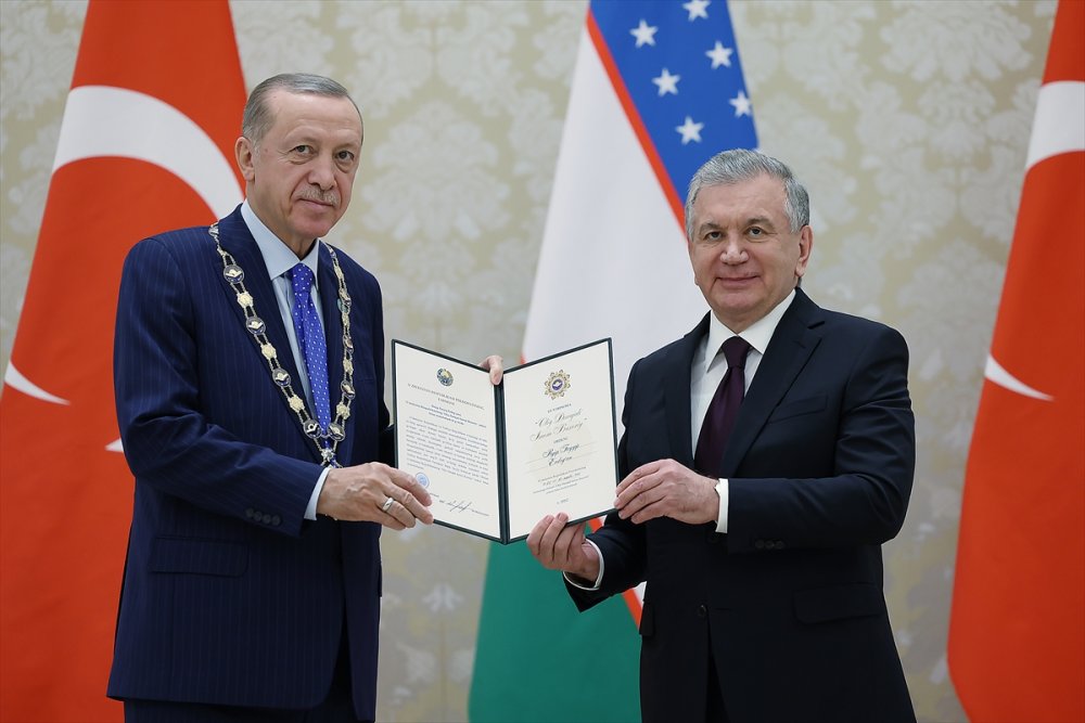 Cumhurbaşkanı Erdoğan'a Özbekistan'da Yüksek Düzeyli İmam Buhari Nişanı takdim edildi