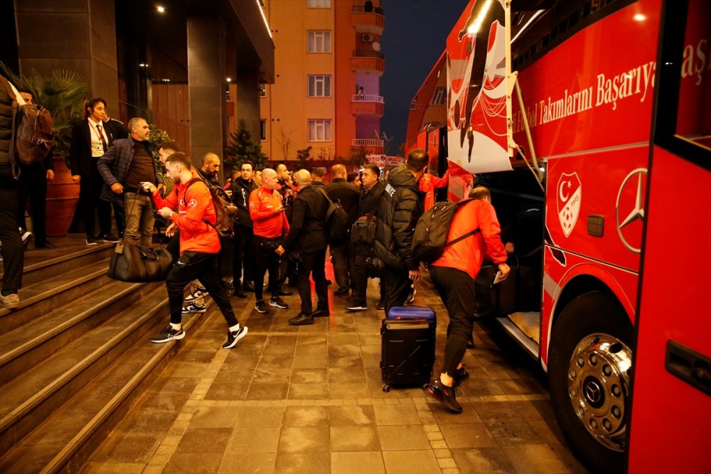 A Milli Futbol Takımı, Özel Maç için Diyarbakır'a geldi