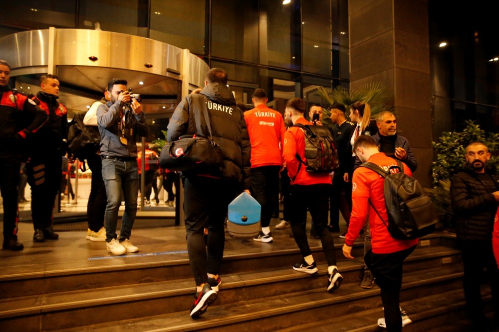 A Milli Futbol Takımı, Özel Maç için Diyarbakır'a geldi