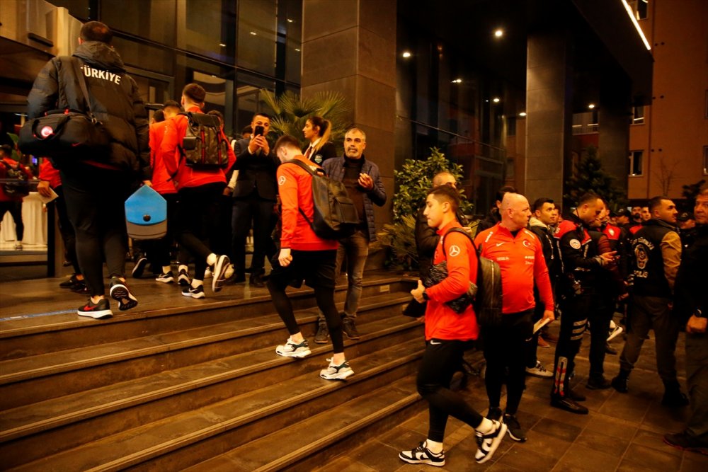 A Milli Futbol Takımı, Özel Maç için Diyarbakır'a geldi