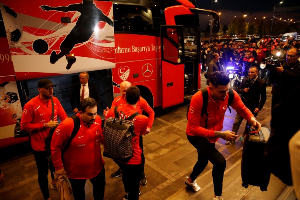 A Milli Futbol Takımı, Özel Maç için Diyarbakır'a geldi